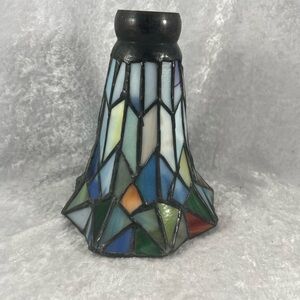Vintage Stained Glass Lily Style Lamp Shade